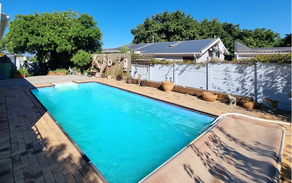 3 Bedroom Family Home For Sale (Ruwari, Brackenfell)